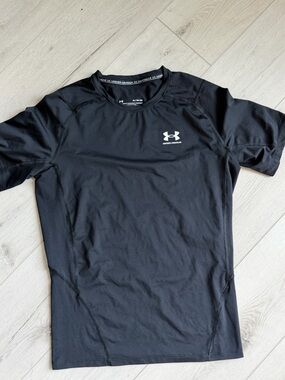 Under Armour men’s shirt